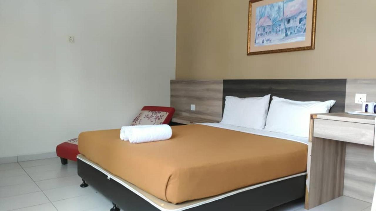 Hotel Suria Malaqa Malacca Esterno foto
