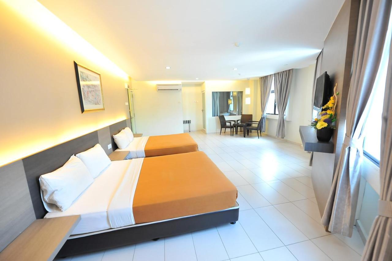 Hotel Suria Malaqa Malacca Esterno foto