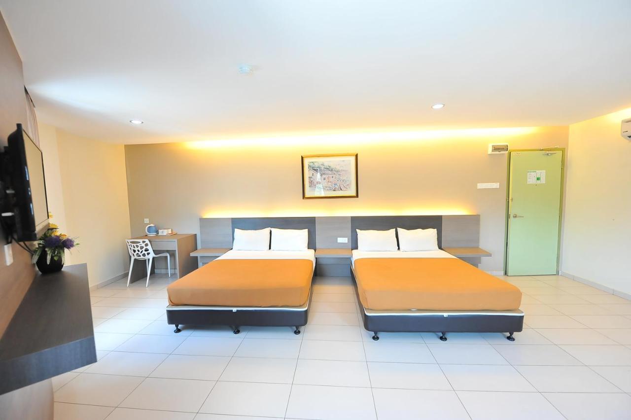 Hotel Suria Malaqa Malacca Esterno foto
